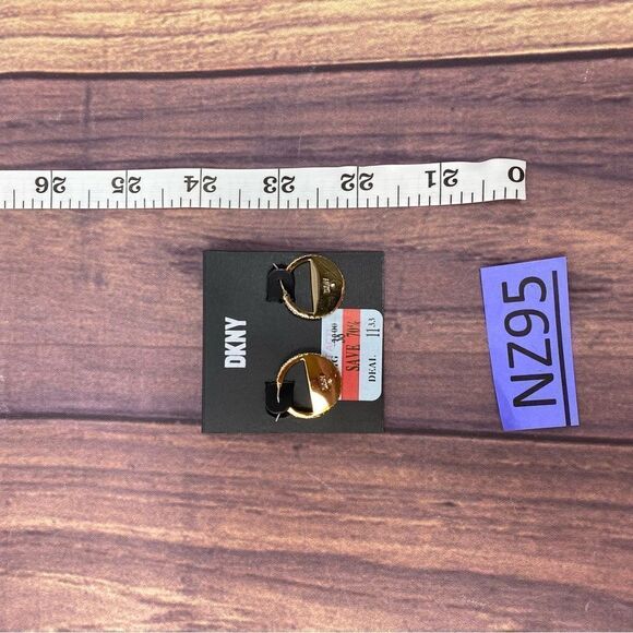 DKNY CUBIC ZIRCONIA GOLD EARRINGS NZ95 - Picture 4 of 4